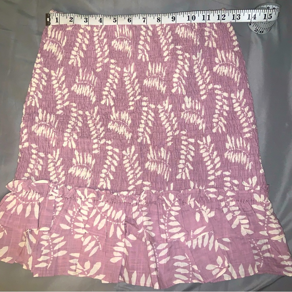 Lush Cotton Ruched Light Purple and White Floral Mini Skirt in Size Medium